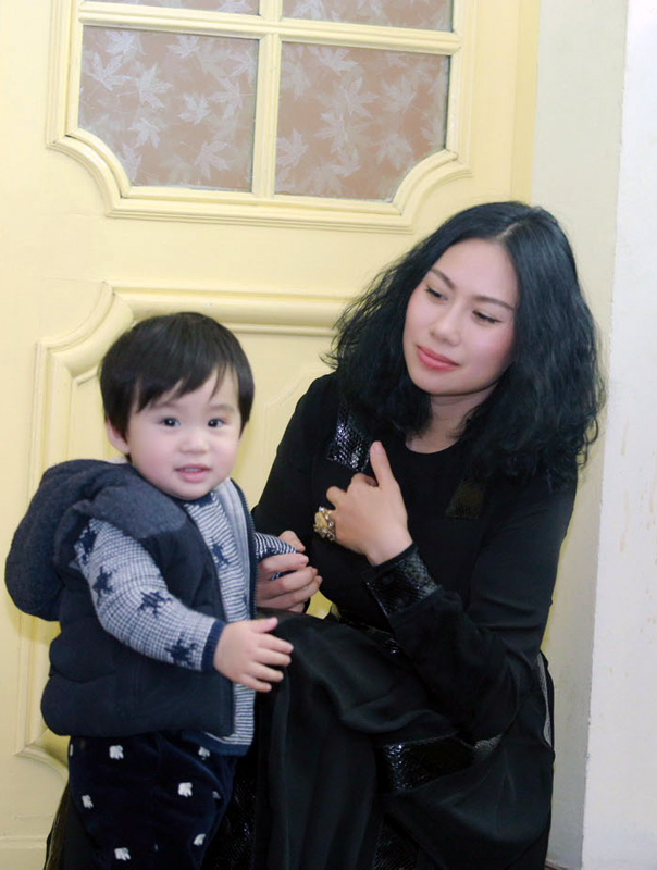 Một số hình ảnh về người vợ bí mật của Tùng Dương: