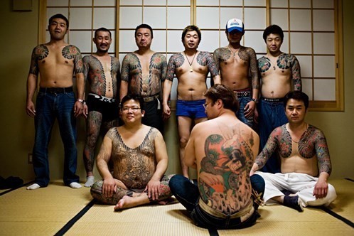 Nữ y tá bị tấn công vì làm hỏng 'của quý' của trùm mafia