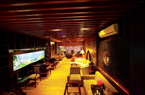 Quán cafe mang tên Nightingale của Mỹ Tâm luôn thu hút khách hàng đến đây mỗi ngày