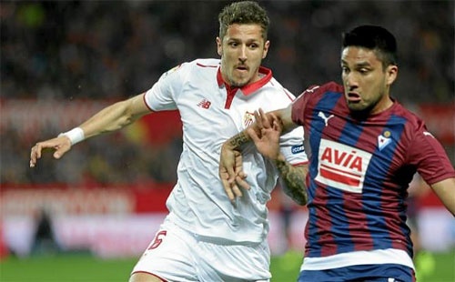 Sevilla đẩy Barca xuống thứ ba La Liga