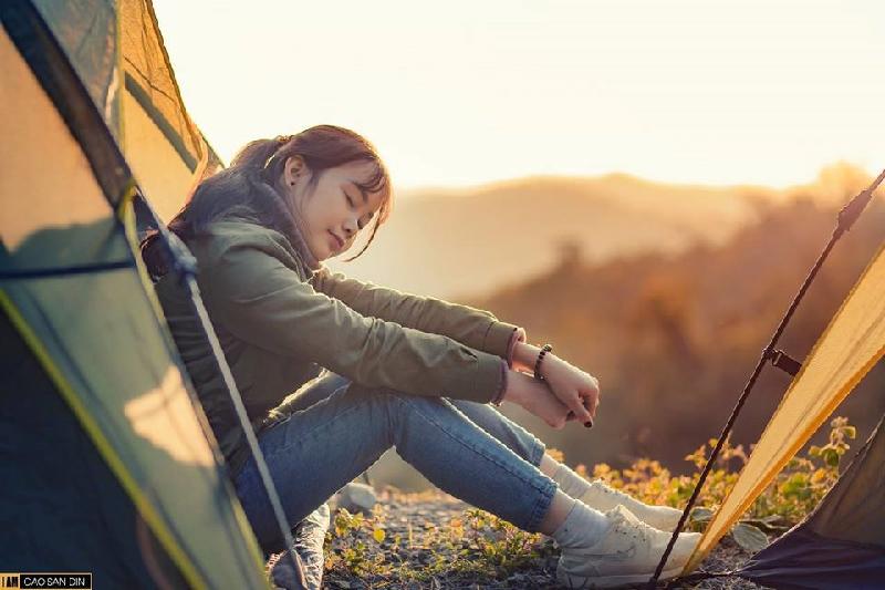 Mường Lống là địa điểm phượt còn khá mới mẻ,nhưng khi tới đây bạn sẽ yêu những người dân hiền lành, thân thiện và cảnh quan thiên nhiên tuyệt đẹp. Địa hình vùng núi cao ở đây đa dạng, là địa điểm khá lý tưởng cho nhiều bạn muốn tham quan, dã ngoại ngoài trời như leo núi, cắm trại hay trekking vào các bản làng.