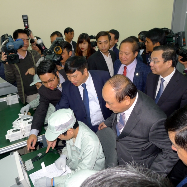 Để đáp ứng nhu cầu sản phẩm, thiết bị cho thị trường trong nước và quốc tế, trong năm 2016, VNPT Technology đã đầu tư, xây dựng thêm nhà máy điện tử số 2 tại khu công nghệ cao Hòa Lạc. Công ty đã đầu tư dây chuyền, máy móc, trang thiết bị hiện đại. Năm 2016, nhà máy này đã chính thức đi vào hoạt động, mở rộng quy mô sản xuất, nâng tổng công suất hiện tại lên xấp xỉ 1 triệu sản phẩm/tháng, tương đương 12 triệu sản phẩm/năm.