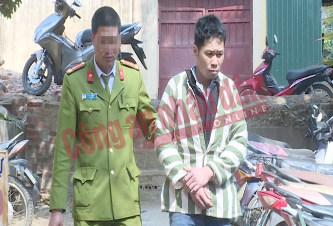 Lò Văn Ích sau khi bị bắt.