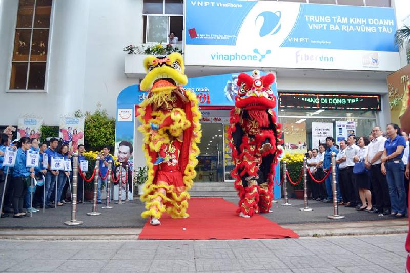 Tưng bừng ra quân