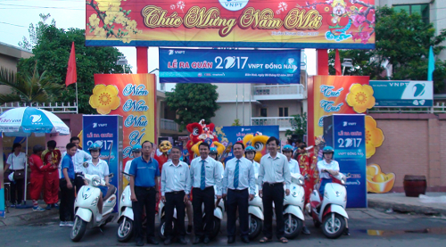 Cũng trong sáng ngày 6/2, VNPT Đồng Nai và Trung tâm Kinh doanh (TTKD) VNPT – Đồng Nai đã tổ chức lễ ra quân năm 2017. Tham dự Lễ ra quân có Trưởng Đại diện VNPT tại Đồng Nai, Giám đốc VNPT Đồng Nai Phạm Hùng Đức; Phó giám đốc VNPT Đồng Nai, Giám đốc TTKD VNPT Đồng Nai Lê Thanh Liêm và các Phó Giám đốc cùng gần 100 CB.CNV là Lãnh đạo, chuyên viên các Phòng chức năng, Phòng bán hàng của hai đơn vị.