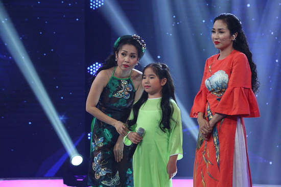 Được biết bé Phương Vy từng đạt Giải nhì Đơn ca cấp Thành phố và hiện đang học thanh nhạc  tại nhạc viện TP.HCM. Giảng viên thanh nhạc Thu Ba chia sẻ giọng hát của Phương Vy rất mạnh mẽ, có thể hát loại nhạc kịch tính lẫn âm hưởng dân ca.