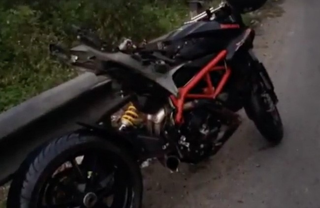 Johnny Tri Nguyen bi tai nan o Quy Nhon, xe 400 trieu dong vo nat hinh anh 1