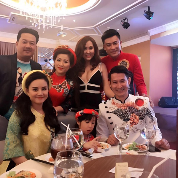 Sau khi quyết định ly hôn Bảo Duy, Phi Thanh Vân ngày càng mạnh mẽ. Cô không quên nhắn nhủ tới phái nữ: 