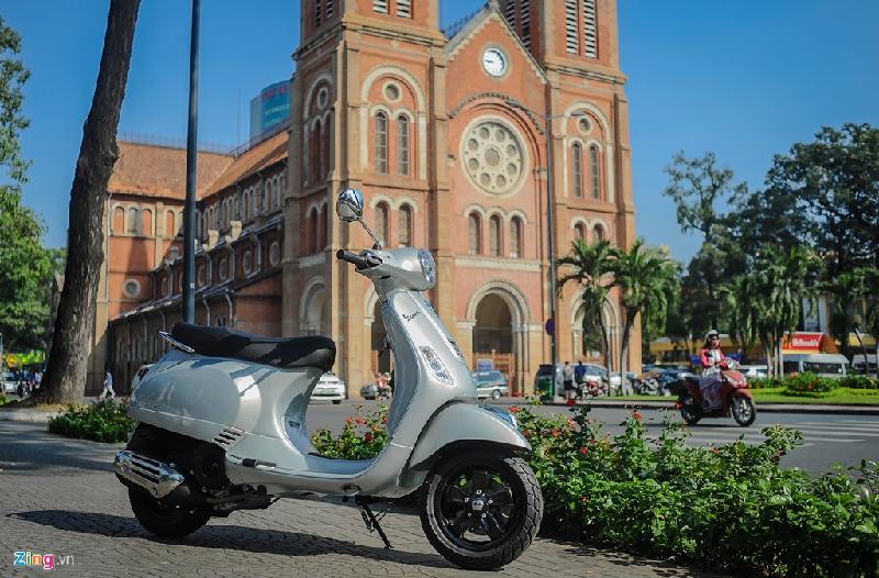 Khi ra mắt Vespa Primavera cách đây khoảng 4 năm, Piaggio đồng thời dừng sản xuất dòng xe tay ga cao cấp Vespa LX. Quyết đinh này để lại nhiều tiếc nuối cho những người đam mê. 