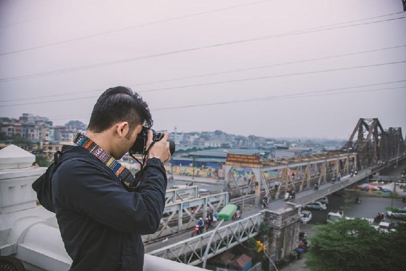 Điểm check-in sống ảo trên cao bên cầu Long Biên hình ảnh 11 Đây là địa điểm thuận tiện cho các tay máy thỏa sức sáng tác.