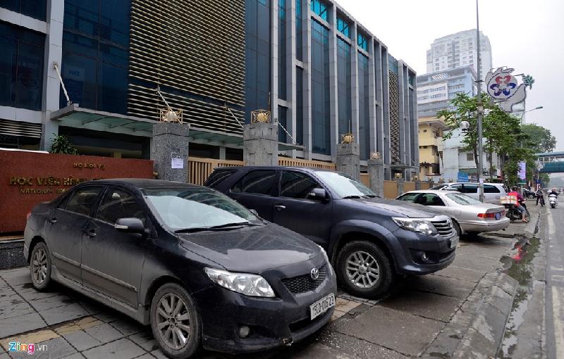 Hà Nội sau một tuần dọn dẹp vỉa hè hình ảnh 17 Trước cổng Học viện Hành chính Quốc gia.