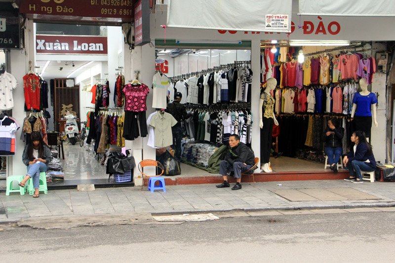 giành vỉa hè, vỉa hè, lấn chiếm vỉa hè, giành lại vỉa hè, phố cổ, Hà Nội