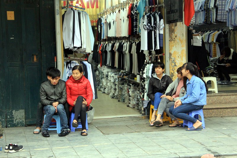 giành vỉa hè, vỉa hè, lấn chiếm vỉa hè, giành lại vỉa hè, phố cổ, Hà Nội
