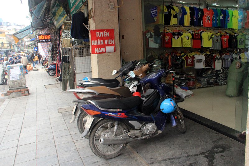 giành vỉa hè, vỉa hè, lấn chiếm vỉa hè, giành lại vỉa hè, phố cổ, Hà Nội
