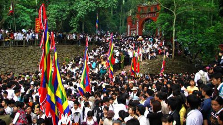 Huy ke hoach ban phao hoa tai le hoi Den Hung 2017 - Anh 2