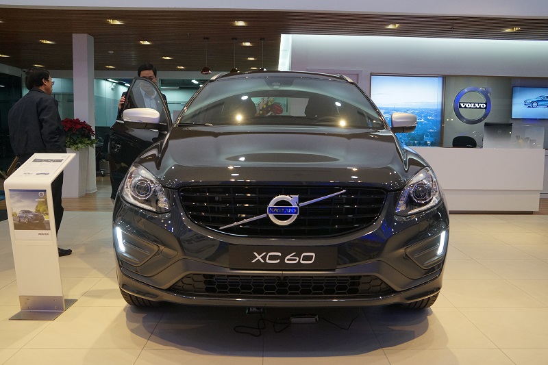 Volvo XC60 có giá 1,96 tỷ đồng