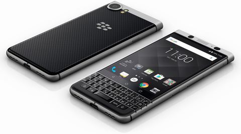 BlackBerry KeyOne. KEYone được trang bị màn hình IPS LCD, độ phân giải 1620x1080 pixel, có khả năng chịu được va đập và KEYone đi kèm với một thiết kế bề mặt khá chắc chắn. KEYone sở hữu một bộ vi xử lý octa-core Snapdragon 625 SoC của Qualcomm với tốc độ 2.0GHz và một bộ vi xử lý đồ họa Adreno 506 với tốc độ 64-bit. Cùng với đó là RAM 3GB và dung lượng lưu trữ trong là 32GB, có thể mở rộng lên đến 2TB thông qua thẻ nhớ microSD. Bàn phím QWERTY với rất nhiều tính năng hấp dẫn: KEYone giữ lại phần được xem là linh hồn của BlackBerry: Bàn phím QWERTY.