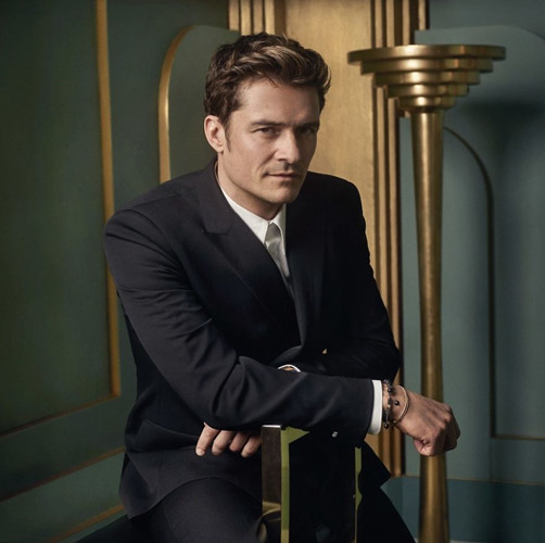 Gương mặt lạnh lùng và vẻ nam tính của Orlando Bloom đã vô tình lọt vào ống kính của nhiếp ảnh gia Mark Seliger. Anh và Katy Perry đã chính thức đường ai nấy đi sau hơn 1 năm hẹn hò.