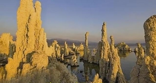 Hồ Mặt trăng gần biên giới Neveda.
