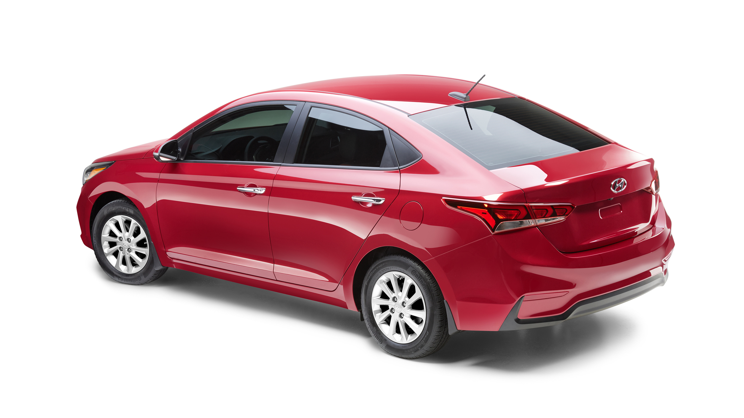 Hyundai Accent 2018 gồm 2 phiên bản lựa chọn là bản sedan và bản hatchback với thời gian dự kiến bán ra thị trường từ giữa năm 2017 trở đi.