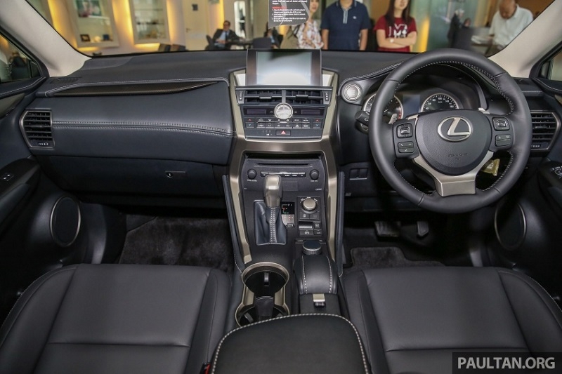 Nội thất Lexus NX200t Special Edition. Ảnh: Paultan.org