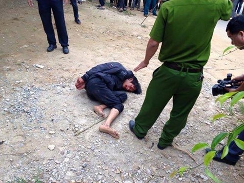Một người phụ nữ bất ngờ bị chém chết giữa đường