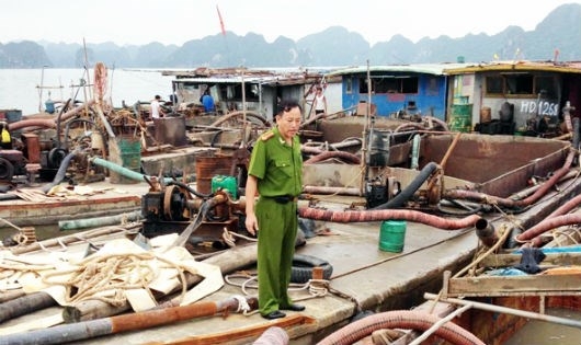 Đằng sau nạn khai thác cát trái phép có bóng dáng xã hội đen