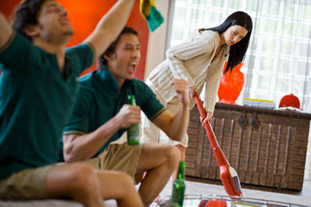 Làm việc nhà không lương, mỗi năm phụ nữ &quot;mất không&quot; 10.000 tỷ USD