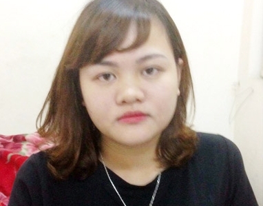Bắt tại trận nữ nhân viên karaoke bán ma túy cho khách