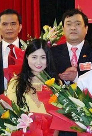 &quot;Hot girl xứ Thanh&quot; thăng tiến thần tốc: Có dấu hiệu nâng đỡ?