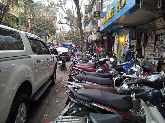 Trả lại vỉa hè cho người đi bộ sẽ giúp giảm phương tiện cá nhân 