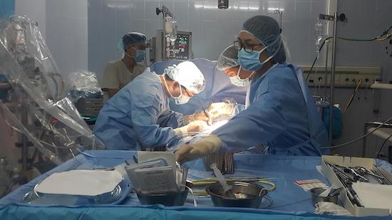 Việt Nam giới thiệu kỹ thuật vá thông liên nhĩ bằng nội soi toàn bộ ra thế giới
