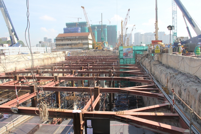 Nhà ga ngầm Ba Son đang được khẩn trương thi công.