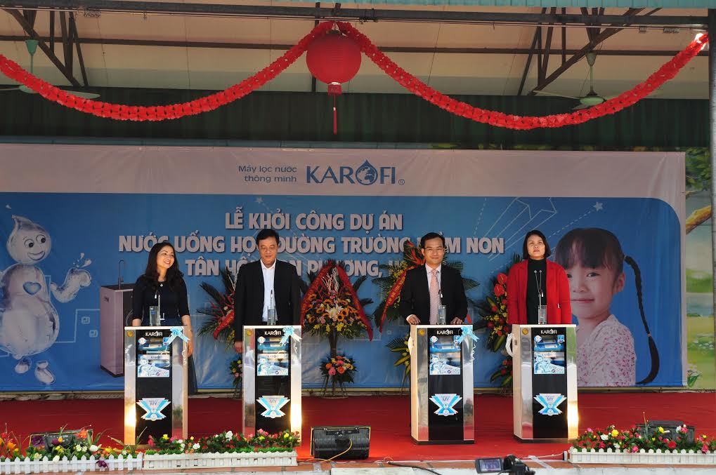 Khởi công dự án 'uống nước học đường'