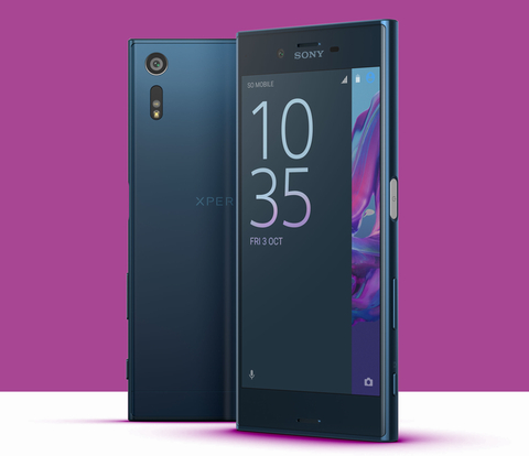 Sony Xperia XZ (12,99 triệu đồng)  Sony Xperia XZ được trang bị công nghệ màn hình TRILUMINOSTM kích thước 5.2-inch cùng độ phân giải FullHD giúp hình ảnh hiển thị tốt, màu sắc trung thực. “Trái tim” của smartphone là vi xử lý mới nhất Snapdragon 820 4 nhân 64-bit chip đồ họa Adreno 530, bộ nhớ RAM 3 GB cùng 64 GB bộ nhớ trong. Bên cạnh đó, máy còn có khe nhắm mở rộng với thẻ MicroSD hỗ trợ tối đa 256 GB, kết nối 4G LTE Cat 9 với tốc độ cực nhanh, hệ điều hành mới Android 6.0 (Marshmallow) ổn định, bảo mật và nhiều tiện ích. 
