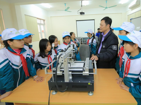 Hơn 50.000 trẻ em vùng khó được tiếp cận chương trình tin học ứng dụng