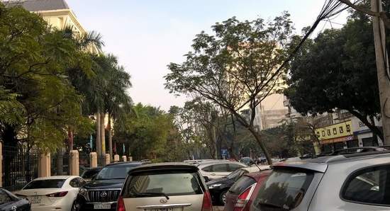 Hà Nội dự kiến thu phí giữ xe với các cơ quan nhà nước