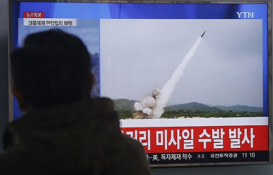 Kim Jong Un &quot;nổ phát súng&quot; khiêu chiến với Donald Trump?