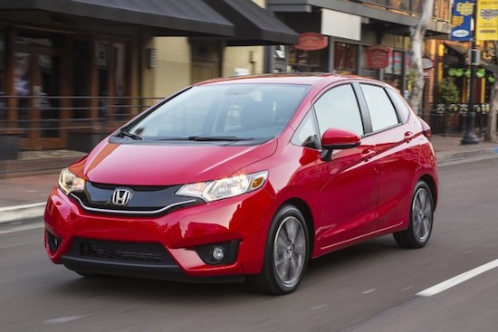 Cuối cùng là cái tên Honda Fit, mẫu xe hatchback cỡ nhỏ này hiện có giá bán 16.965 USD (khoảng 385 triệu đồng). Thiết kế nhỏ gọn, tuy nhiên lại được trang bị khá nhiều trang bị tiện nghi trên xe. 