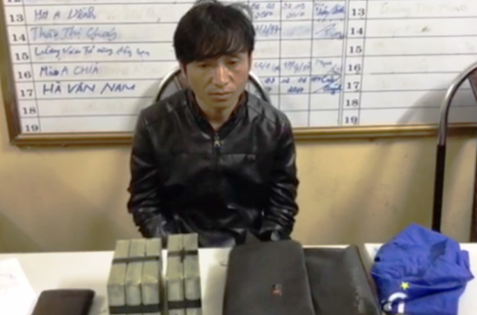 Sơn La: Tóm gọn cán bộ trạm y tế vận chuyển thuê 5 bánh heroin