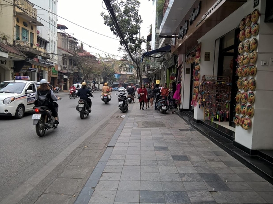 Quận Hoàn Kiếm: 12 tuyến phố &quot;cấm trắng&quot; phương tiện đỗ vỉa hè