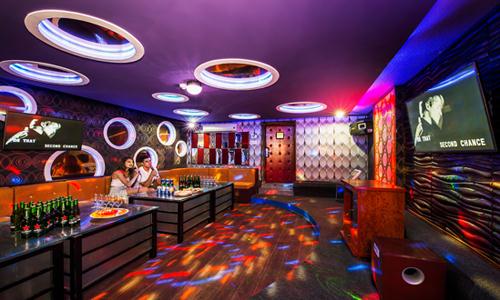 Quán karaoke lo đóng cửa nếu phải gánh phí 2.000 đồng một bài