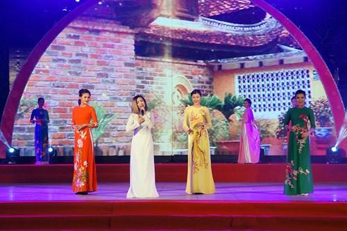 Dự trù nhiều hoa 'chống héo' cho lễ hội hoa anh đào Nhật Bản 2017 ảnh 9