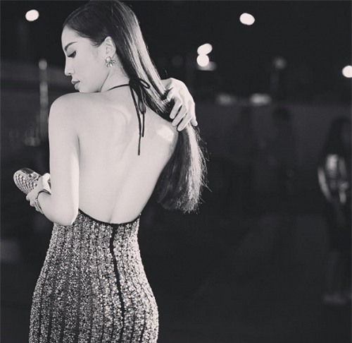 Trước đó, Kỳ Duyên luôn tự tin khoe đường cong cơ thể nuột nà trước ống kính máy ảnh.
