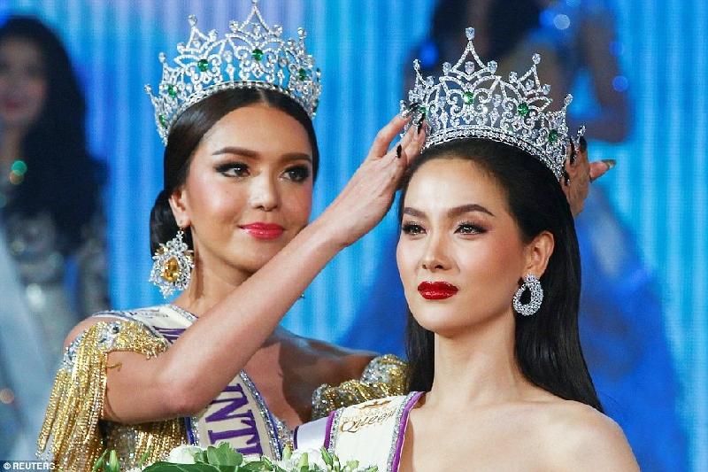 Nguoi dep Thai Lan dang quang Hoa hau chuyen gioi quoc te hinh anh 2