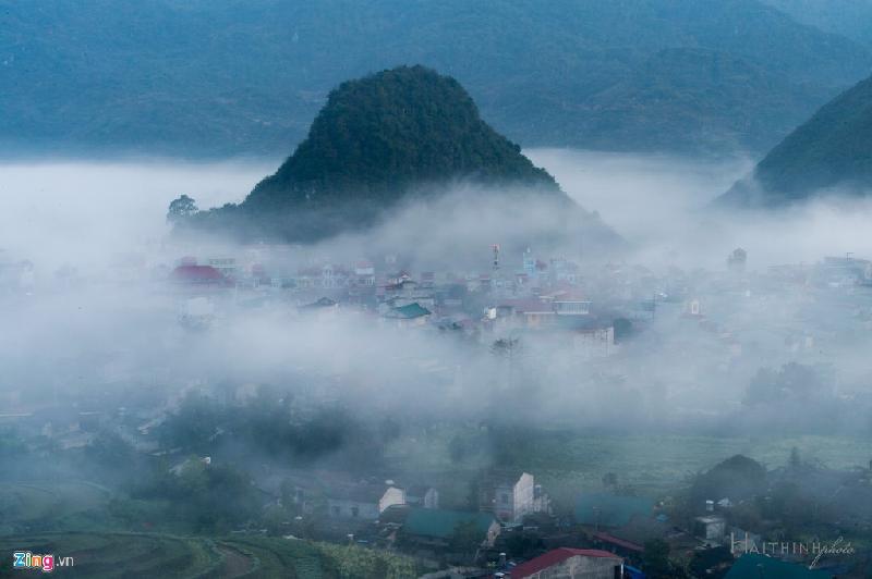 Hiện khu vực cao nguyên đá Đồng Văn là nơi cư ngụ của khoảng 250.000 người thuộc 17 dân tộc thiểu số.