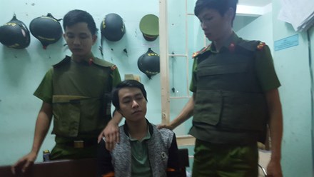 Táo tợn xông vào cướp ngân hàng giữa ban ngày