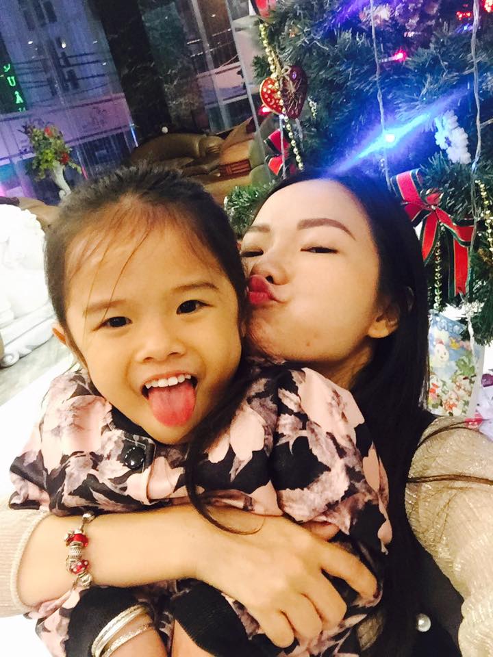 Sau khi chia tay khoảng 6 tháng, Lâm Vinh Hải công khai trên truyền thông anh đang yêu người mẫu Linh Chi. Ba ngày sau lời tuyên bố yêu đương của chồng cũ, Lý Phương Châu lên trang cá nhân cho biết, thông tin Lâm Vinh Hải và bạn gái Linh Chi xác nhận mới yêu nhau khoảng một tháng trên báo chí là dối trá, đồng thời tình mới của chồng chính là kẻ thứ 3 phá vỡ hạnh phúc gia đình mình.  