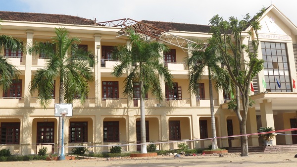 Vụ sập cần cẩu đè chết học sinh: Khởi tố giám đốc