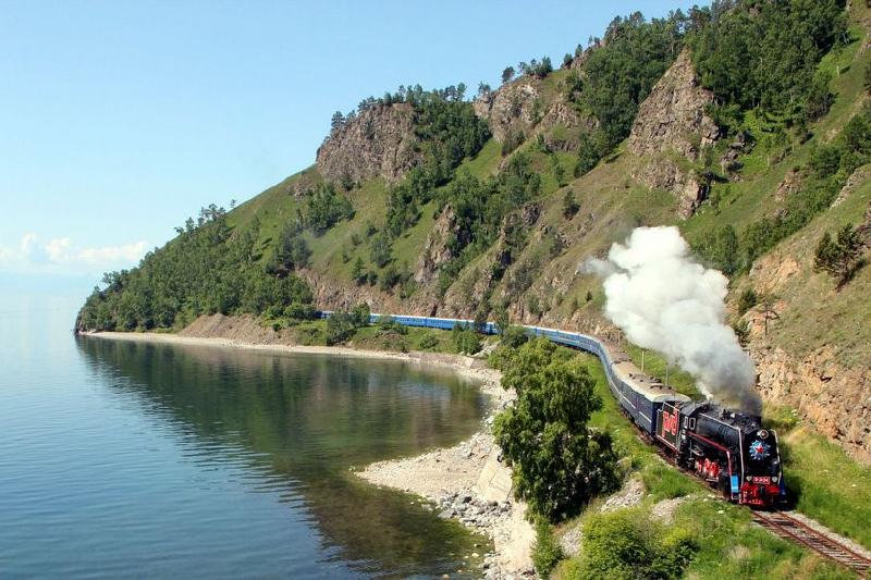 10 đoàn tàu xa xỉ nhất thế giới hình ảnh 3 Tàu Golden Eagle Trans-Siberian Express, Nga: Được mệnh danh là chuyến đi để đời qua vùng Siberia, tàu đem đến cho du khách chuyến đi khó quên dài 15 ngày, qua 2 châu lục và 7 múi giờ. Tàu đi qua những vùng đất rộng lớn và xinh đẹp của nước Nga.